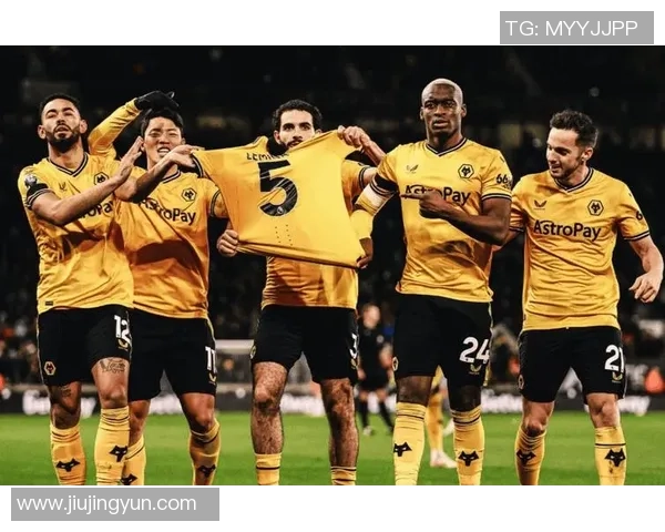 2019年狼队与曼城对决的战术解析与比赛亮点分析