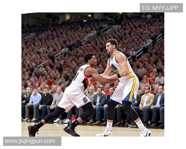 勇士与开拓者激战西部第四场决赛争夺晋级机会精彩瞬间回顾